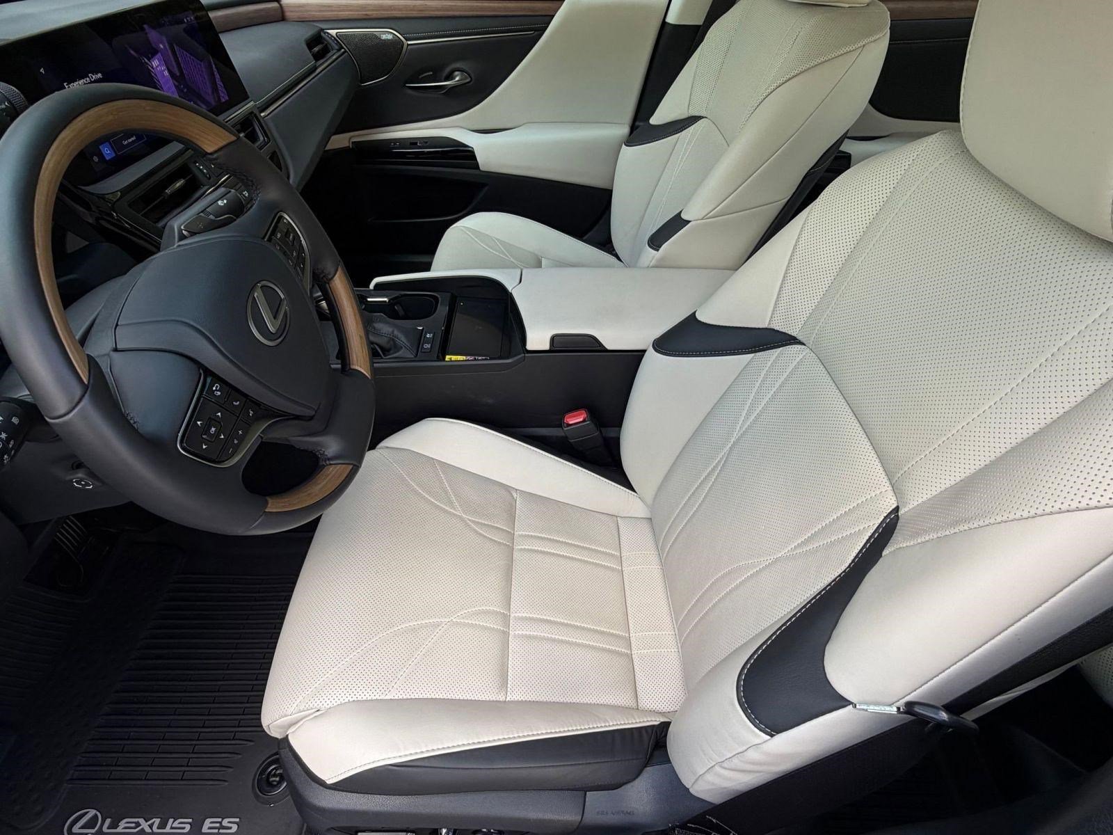Certified 2025 Lexus ES 300h Ultra Luxury w/ Accessory Package (Z1) FWD image 5