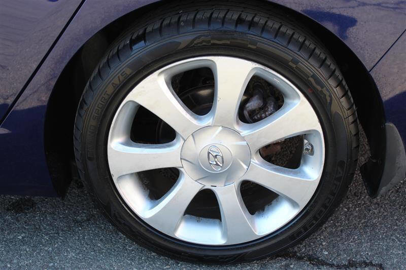 Used 2013 Hyundai Elantra Limited image 26