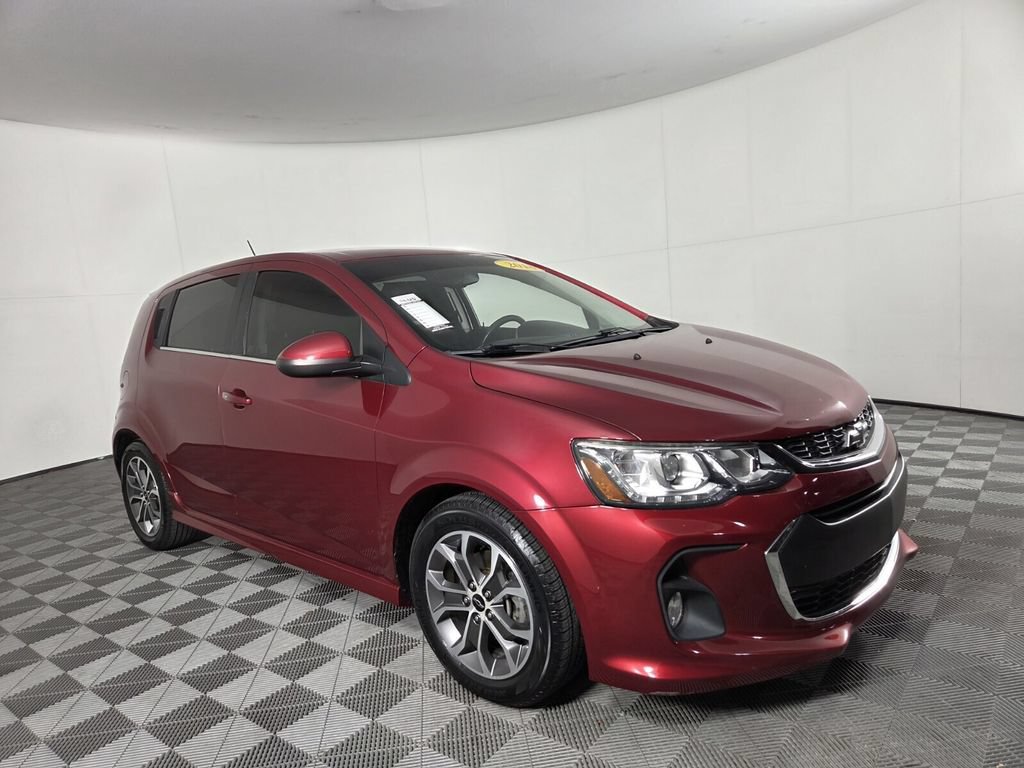Used 2018 Chevrolet Sonic LT w/ Convenience Package FWD image 4