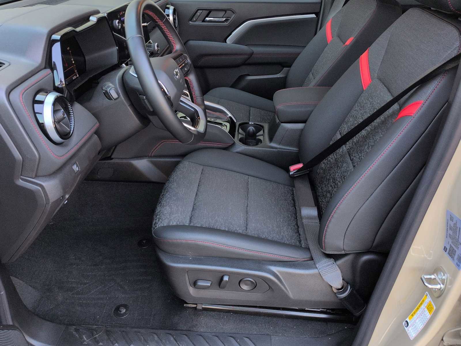 Used 2023 Chevrolet Colorado Z71 w/ Z71 Convenience Package 2 AWD/4WD image 17