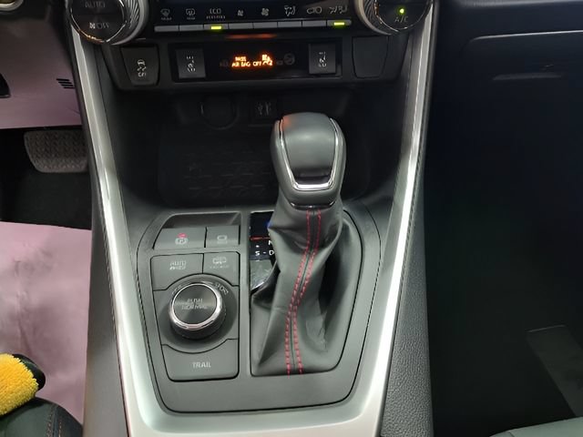 Used 2023 Toyota RAV4 SE w/ Weather & Moonroof Package AWD/4WD image 24