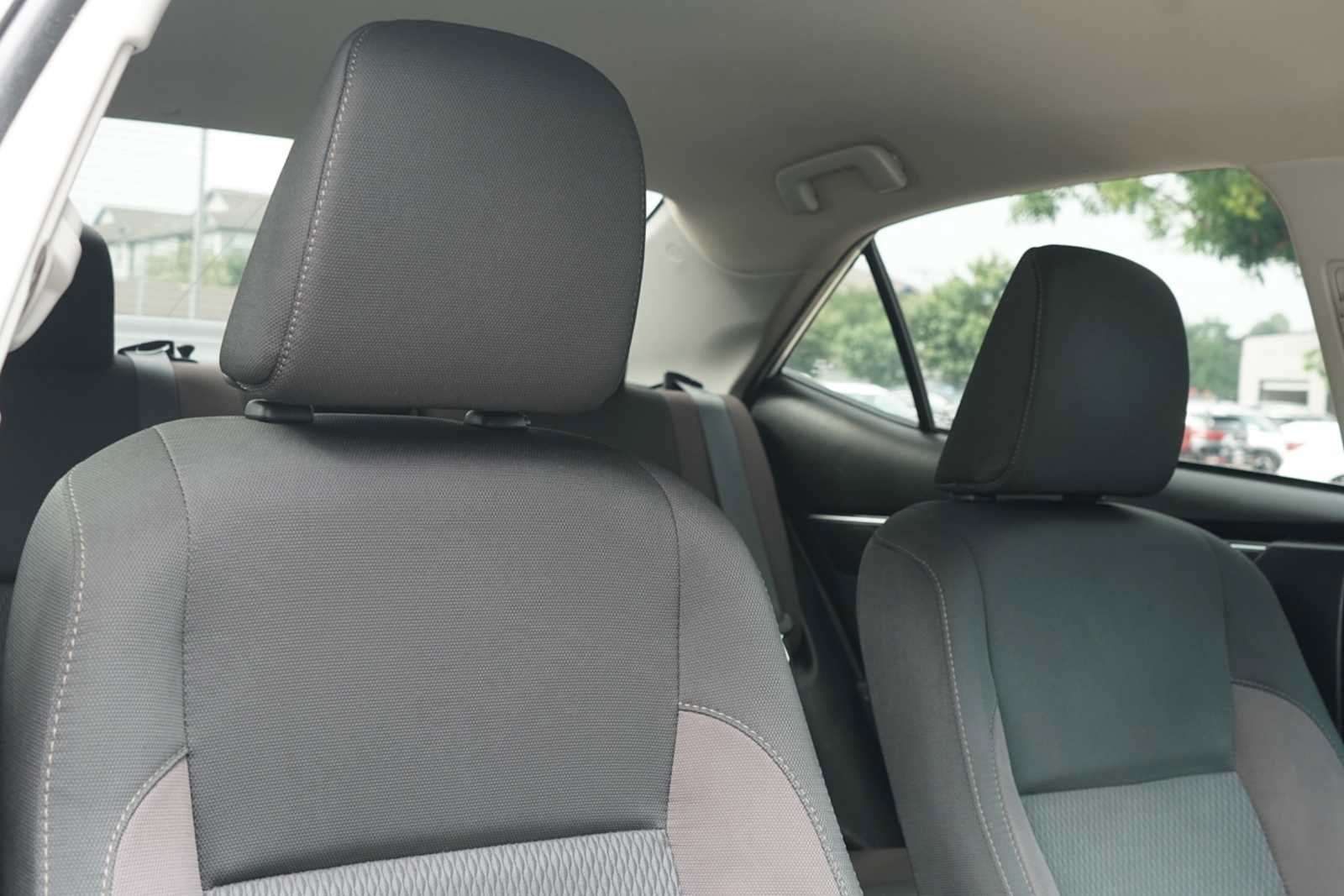 Used 2017 Toyota Corolla LE FWD image 29