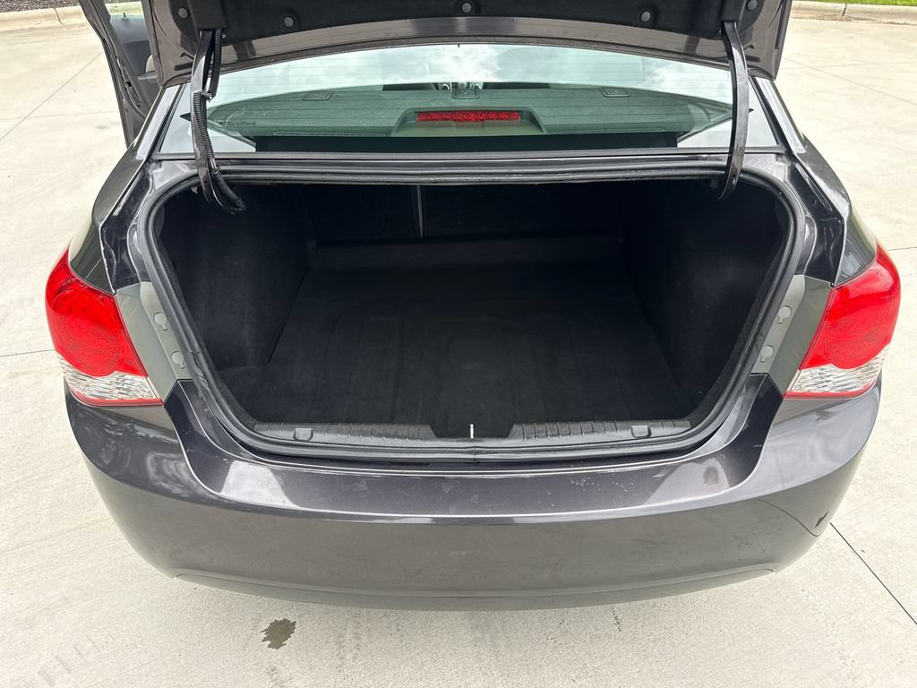 Used 2015 Chevrolet Cruze LT w/ Technology Package FWD image 32