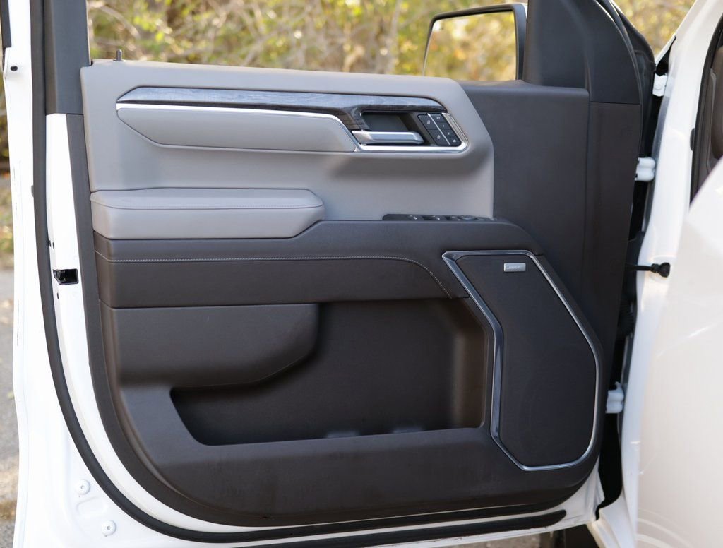 Used 2022 Chevrolet Silverado 1500 LTZ image 24