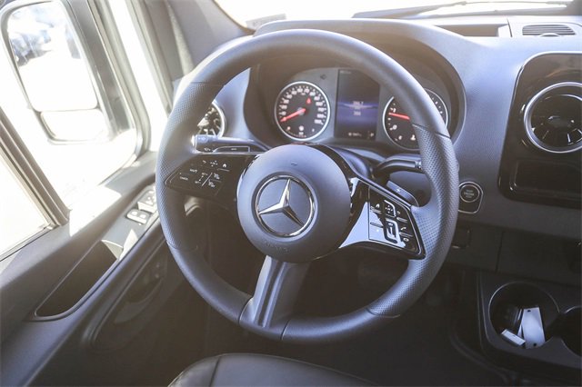 Used 2025 Mercedes-Benz Sprinter 2500 image 17