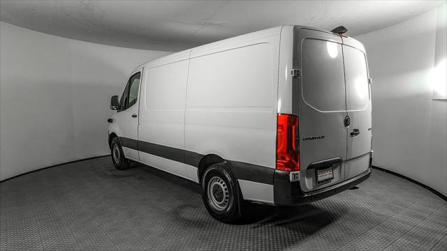 Used 2022 Mercedes-Benz Sprinter 1500 image 4