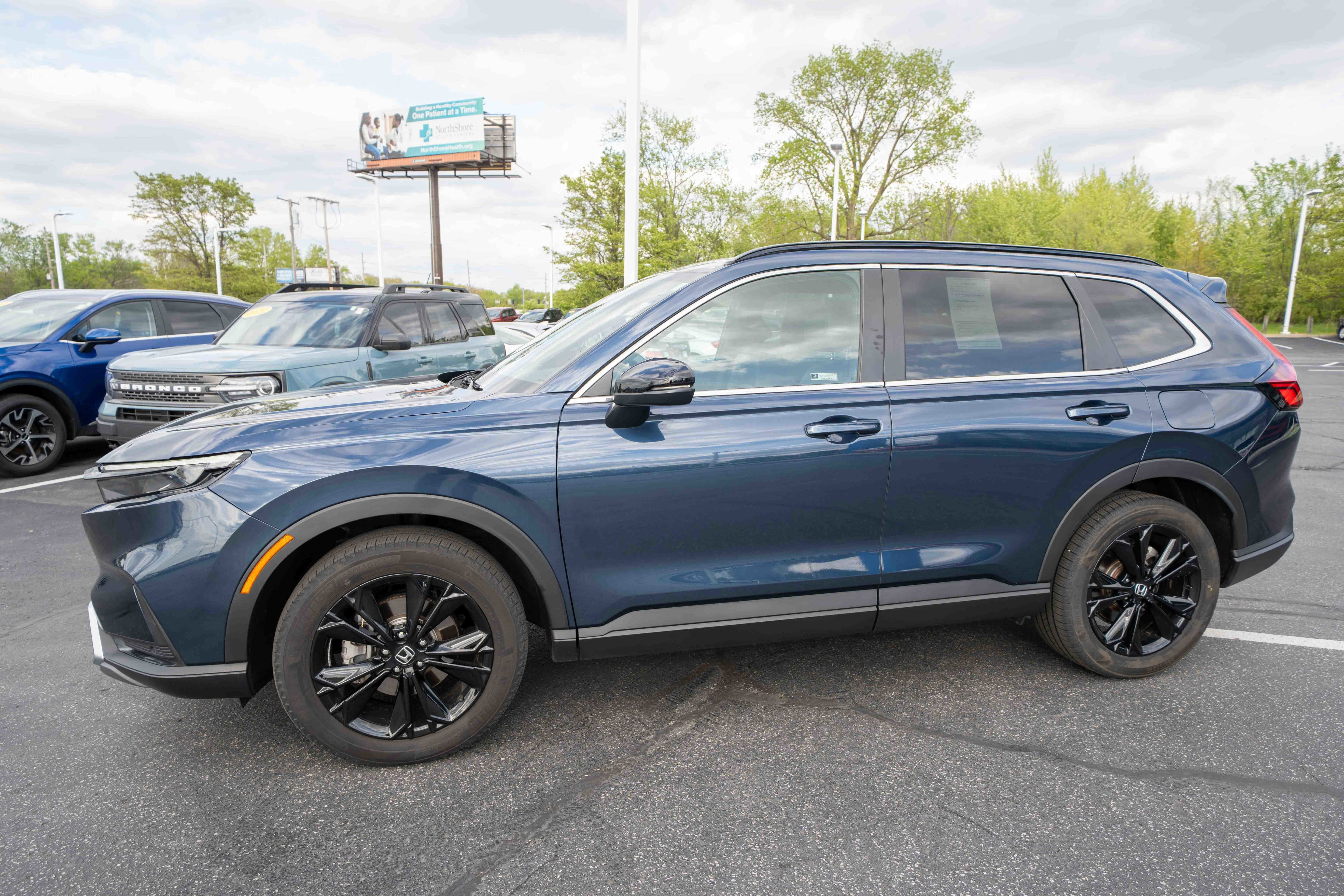 Used 2023 Honda CR-V Sport Touring image 3