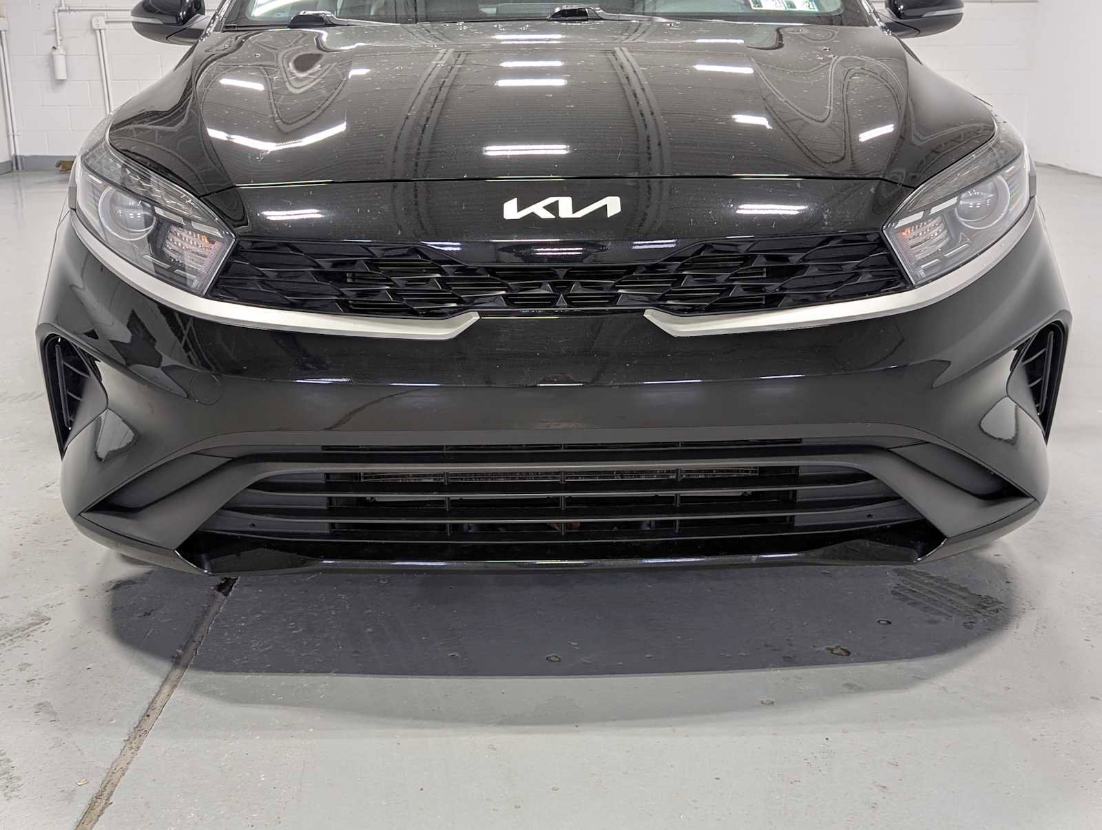 Used 2024 Kia Forte LXS w/ LXS Technology Package image 2