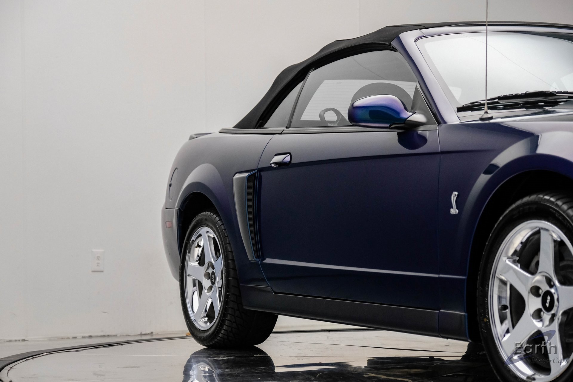 Used 2004 Ford Mustang Cobra image 29