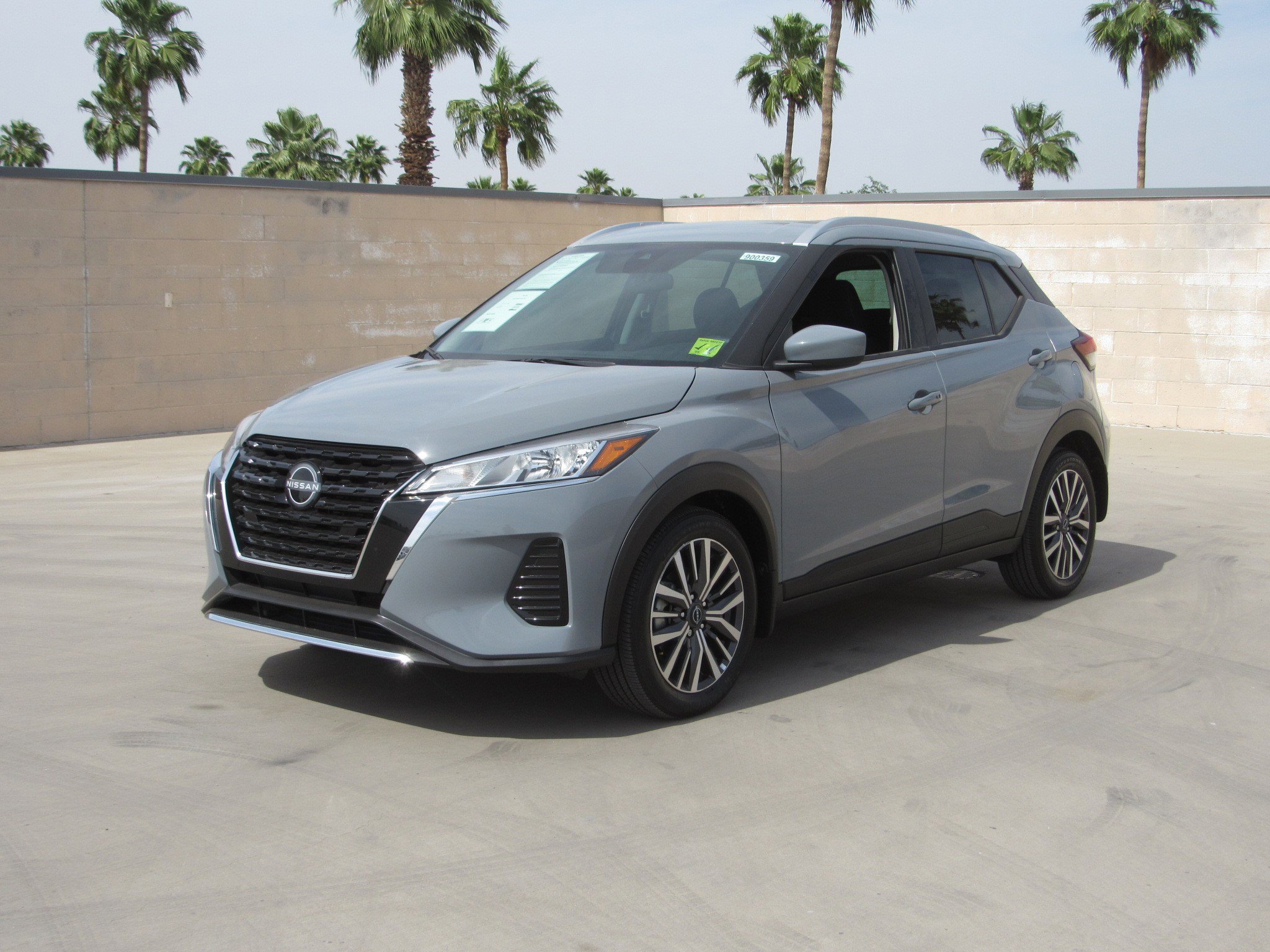 Used 2024 Nissan Kicks SV image 1