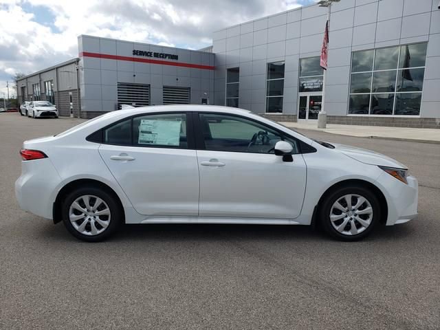 New 2026 Toyota Corolla LE FWD image 4