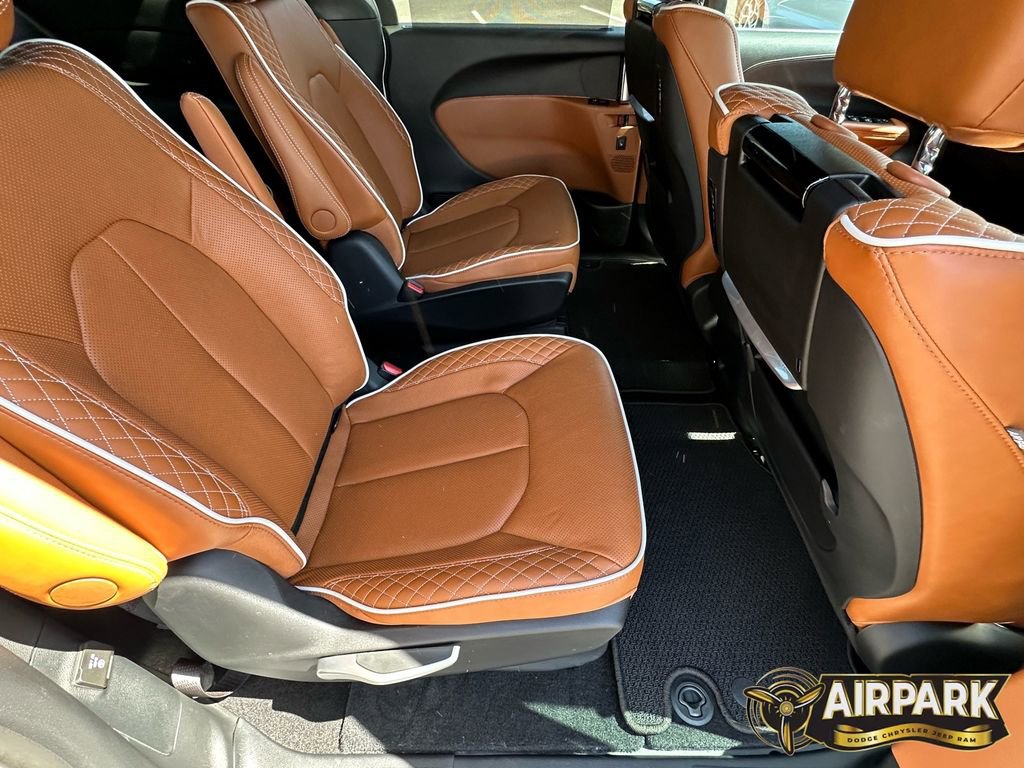 New 2024 Chrysler Pacifica Pinnacle FWD image 13