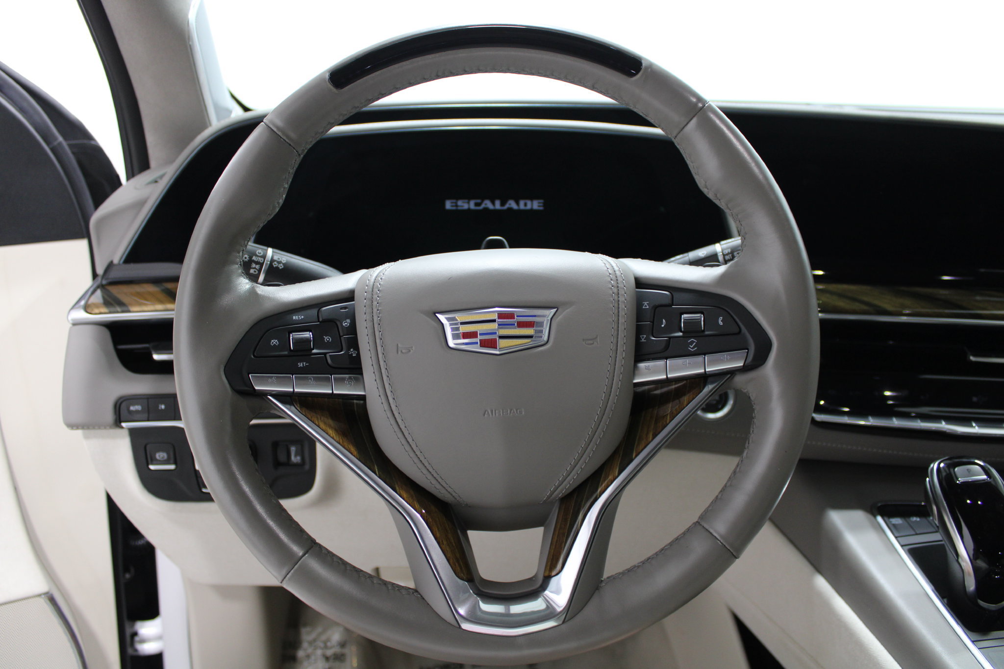 Used 2021 Cadillac Escalade Premium Luxury Platinum AWD/4WD image 34