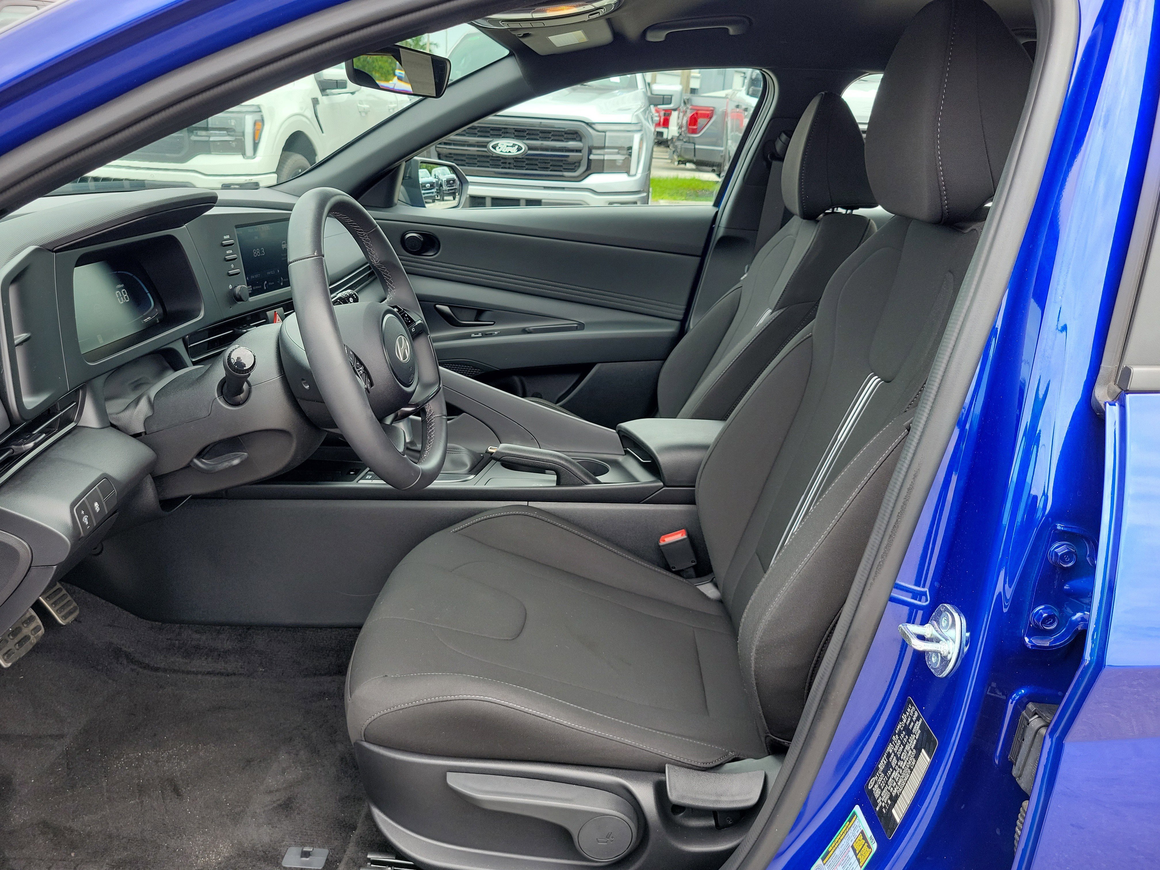 Used 2025 Hyundai Elantra Sport FWD image 10