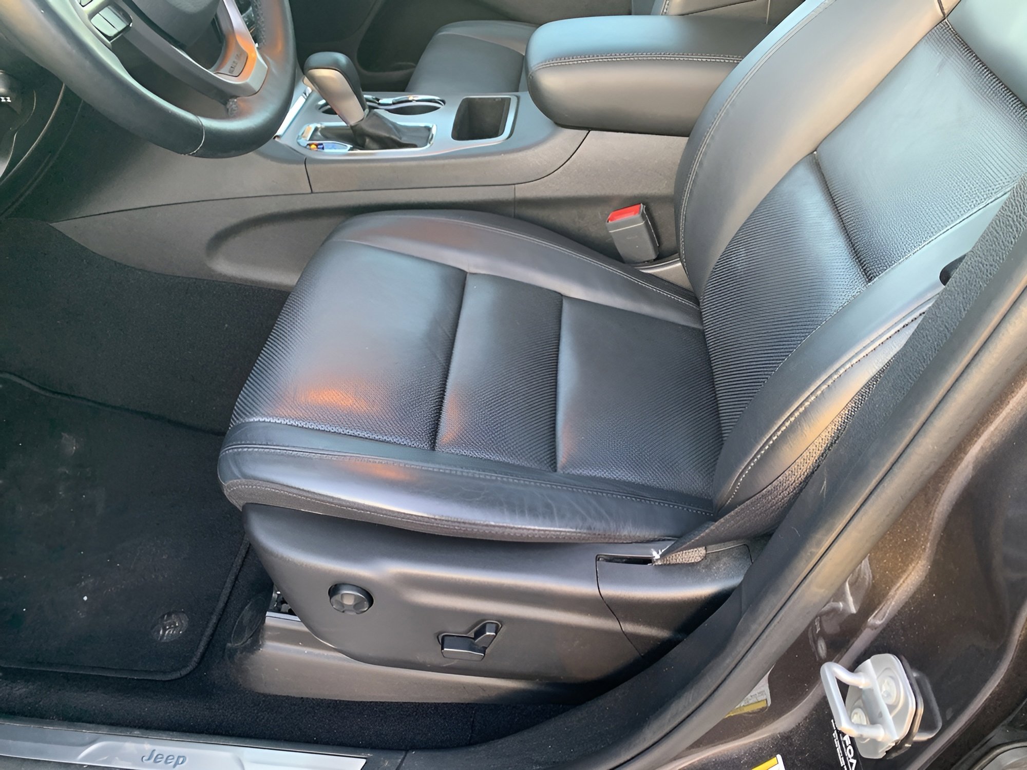 Used 2021 Jeep Grand Cherokee Limited w/ Luxury Group II image 8