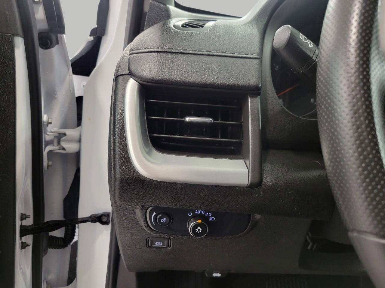 Used 2024 GMC Terrain SLE image 10