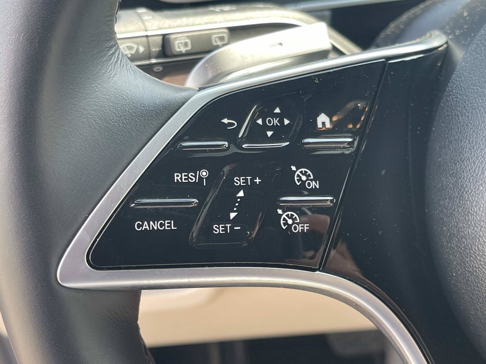 Certified 2025 Mercedes-Benz GLE 450 4MATIC image 40
