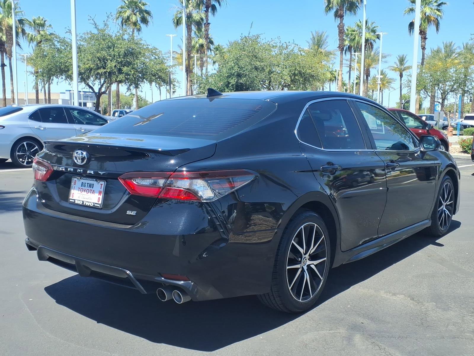 Used 2023 Toyota Camry SE w/ Convenience Package FWD image 4