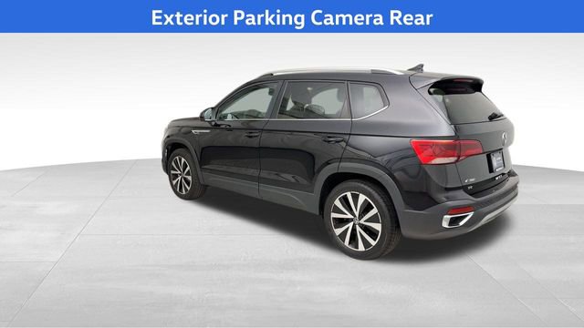 Certified 2023 Volkswagen Taos SE image 4