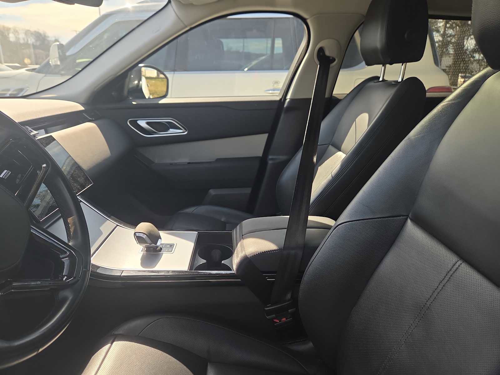 Used 2024 Land Rover Range Rover Velar S image 11