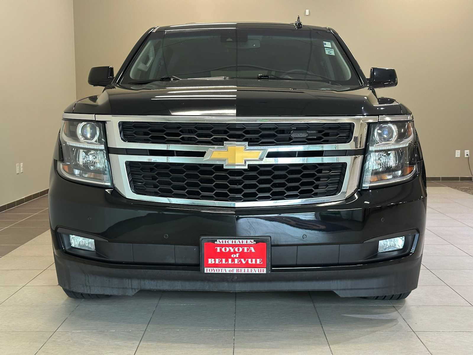 Used 2015 Chevrolet Suburban LT w/ Luxury Package AWD/4WD image 6