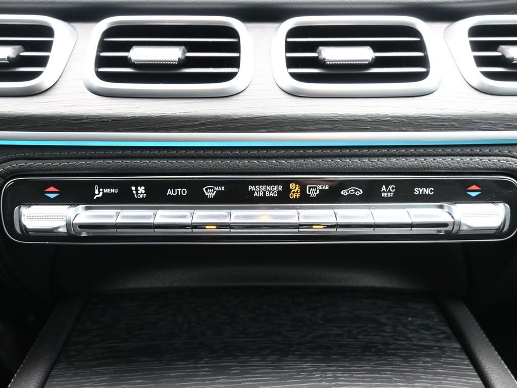 Used 2022 Mercedes-Benz GLS 450 4MATIC image 16