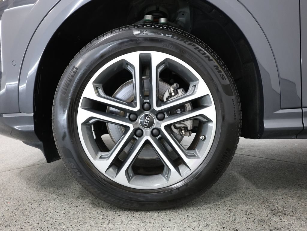 Used 2025 Audi Q5 Premium w/ 19" Wheel Package AWD/4WD image 5