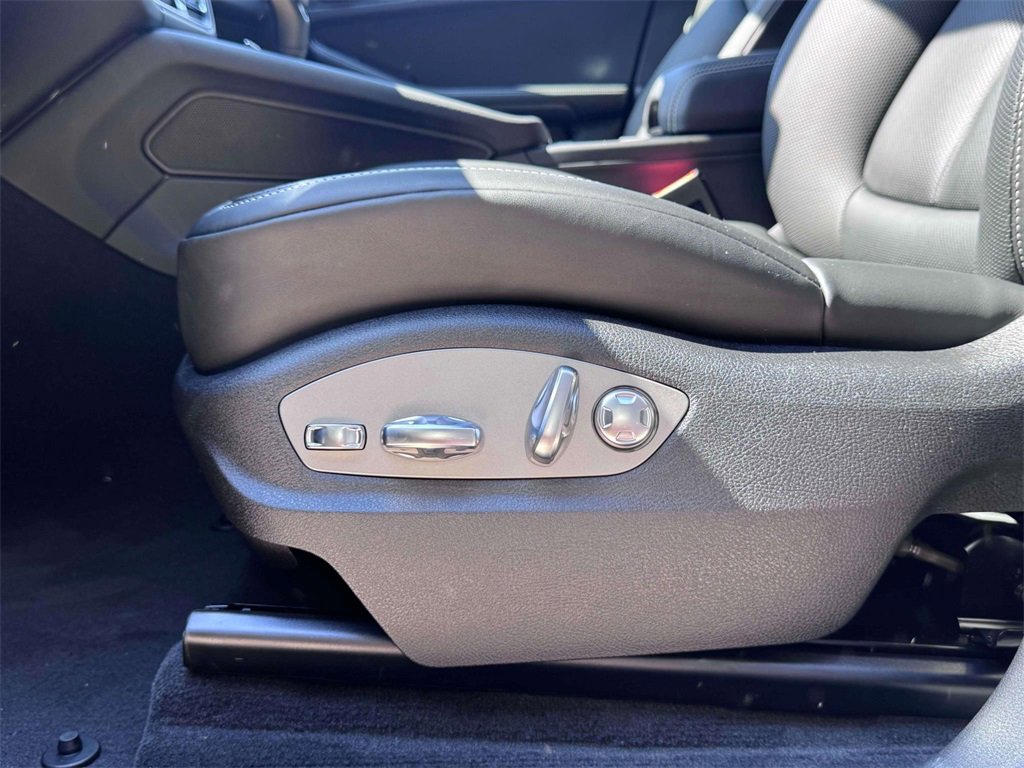 New 2025 Porsche Macan image 15