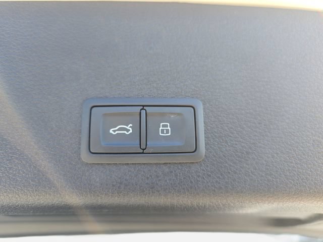 Used 2021 Audi e-tron Premium w/ Convenience Plus Package AWD/4WD image 16