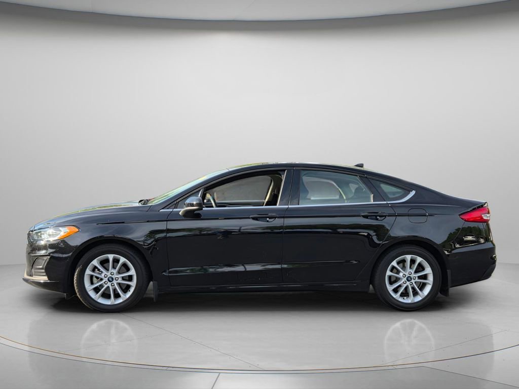 Used 2020 Ford Fusion SE FWD image 3