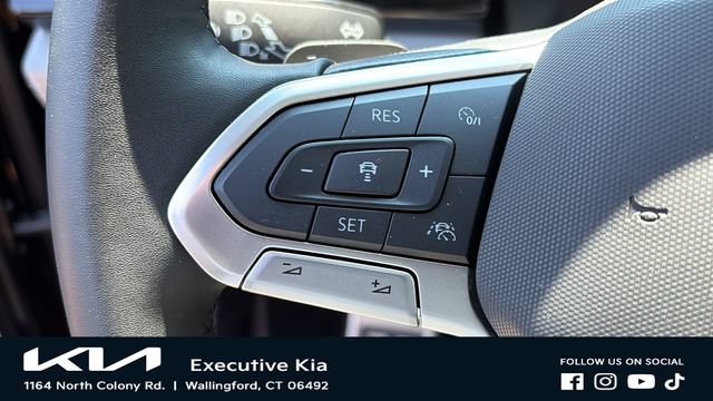 Used 2024 Volkswagen Atlas Peak Edition SE AWD/4WD image 14