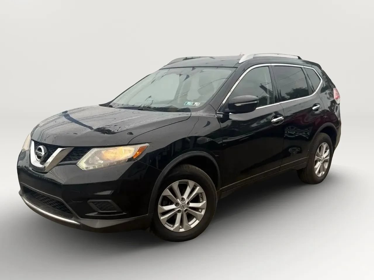 Used 2015 Nissan Rogue SV AWD/4WD image 3