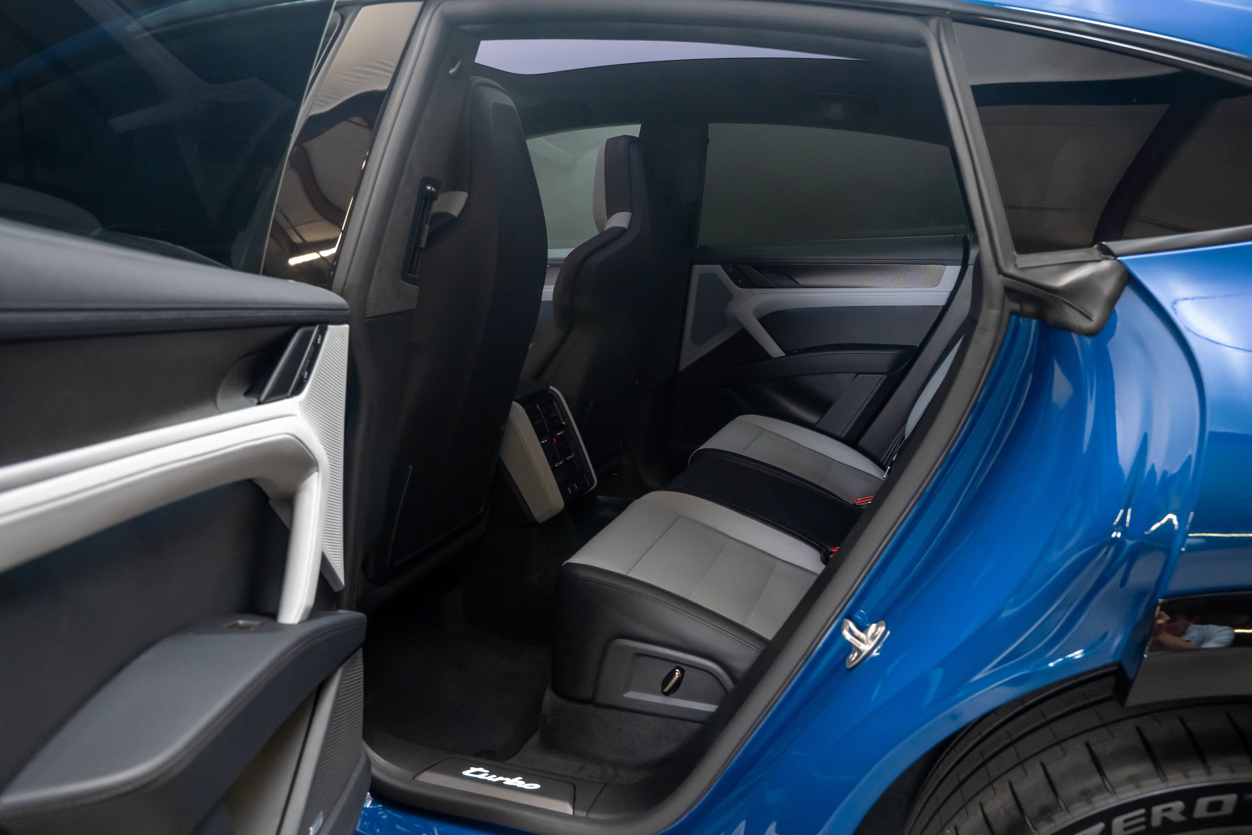 New 2026 Porsche Cayenne Turbo AWD/4WD image 35
