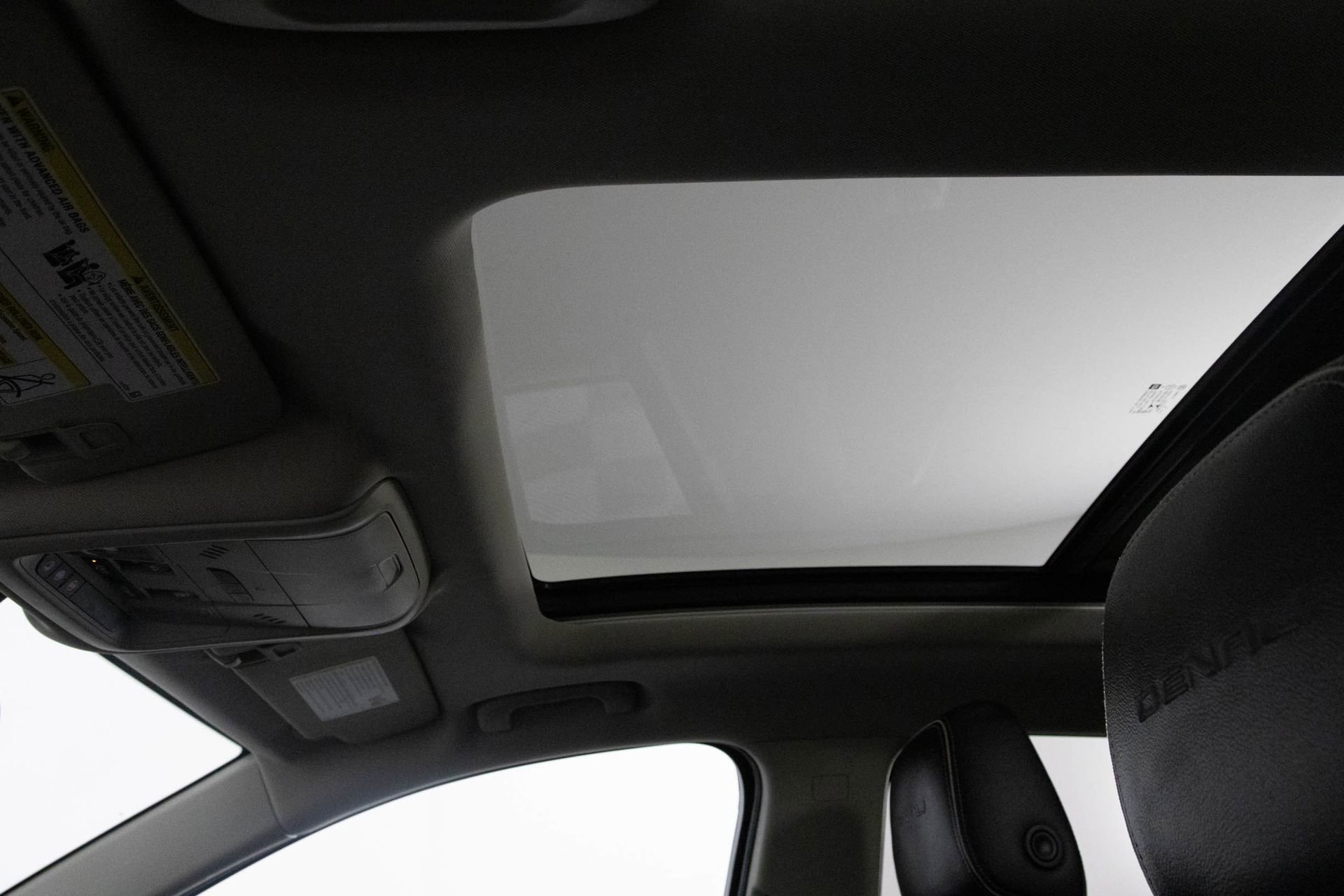 Used 2019 GMC Terrain Denali w/ Advanced Safety Package image 32