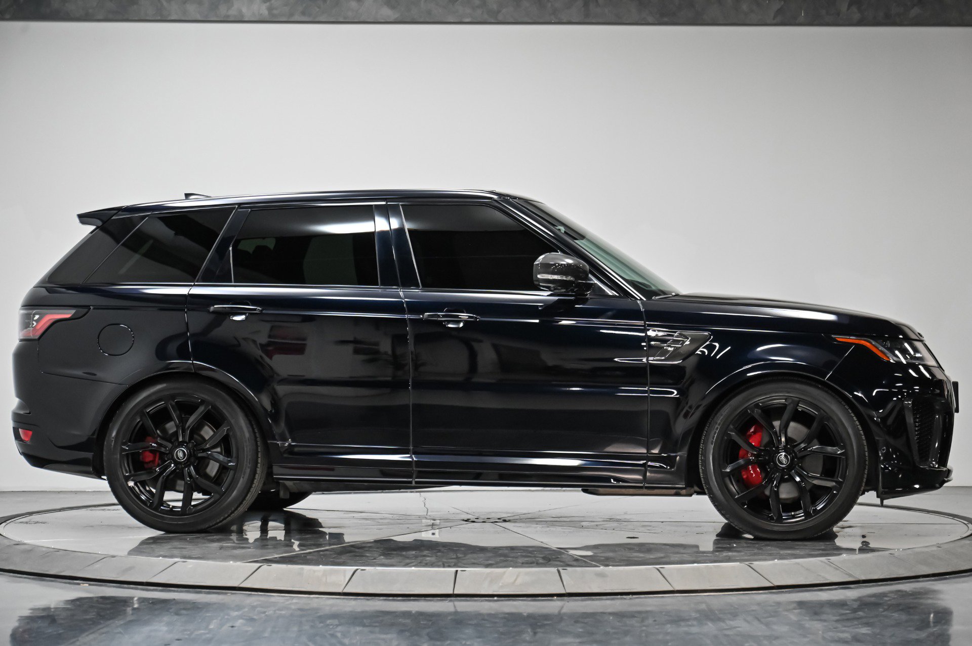 Used 2022 Land Rover Range Rover Sport SVR Carbon Edition image 17