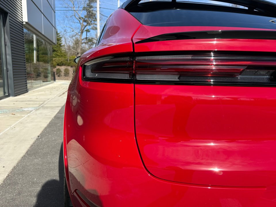 Certified 2025 Porsche Cayenne Coupe image 14