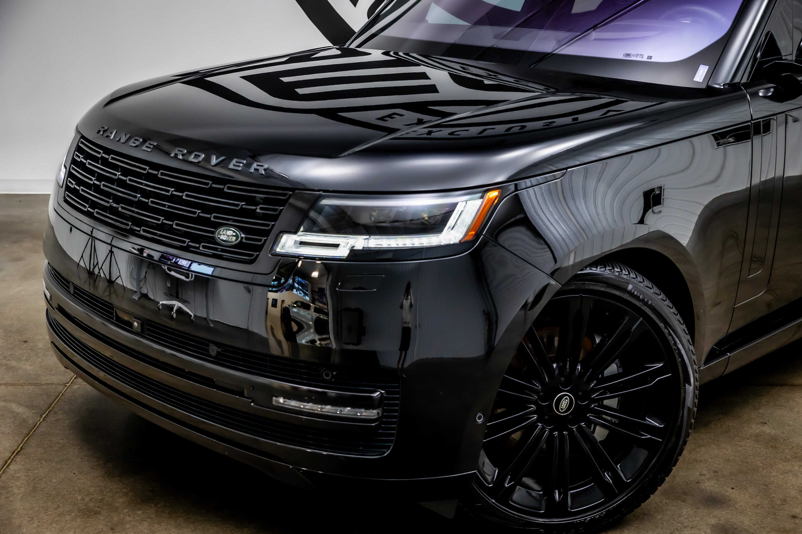Used 2023 Land Rover Range Rover Long Wheelbase SE AWD/4WD image 19