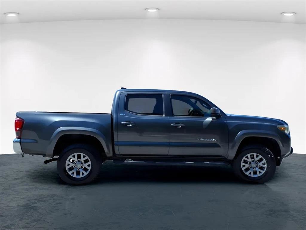 Used 2018 Toyota Tacoma SR5 image 21