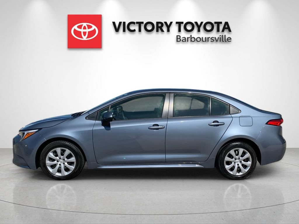 Used 2024 Toyota Corolla LE FWD image 2