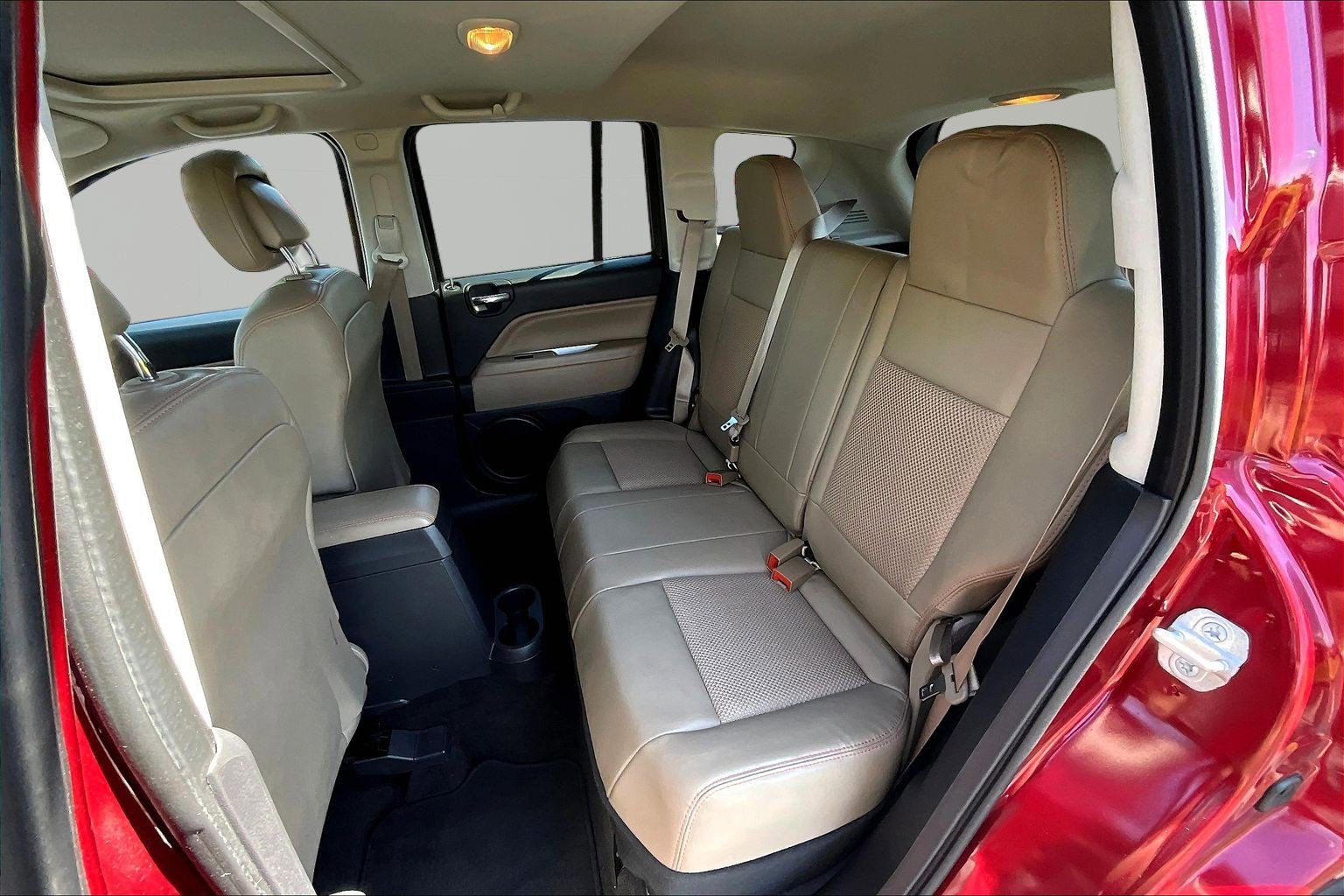 Used 2014 Jeep Compass Latitude w/ Sun/Sound Group AWD/4WD image 21