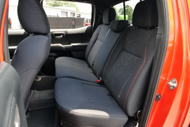 Used 2017 Toyota Tacoma TRD Sport w/ Premium & Technology Package AWD/4WD image 26