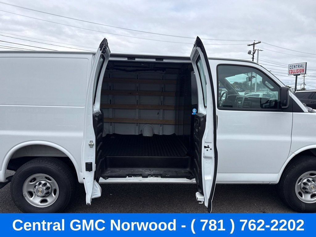 Used 2025 Chevrolet Express 2500 w/ Driver Convenience Package RWD image 12