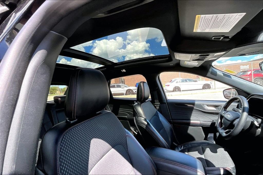 Used 2024 Ford Escape ST-Line w/ Tech Pack #1 AWD/4WD image 21