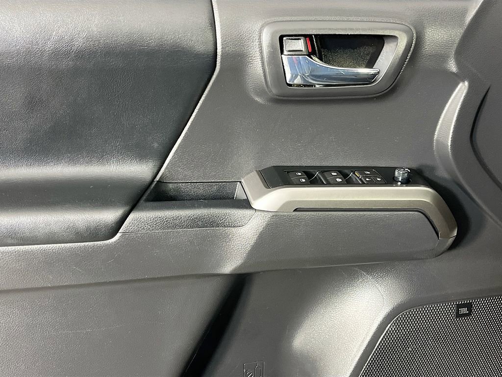 Used 2022 Toyota Tacoma Limited image 25