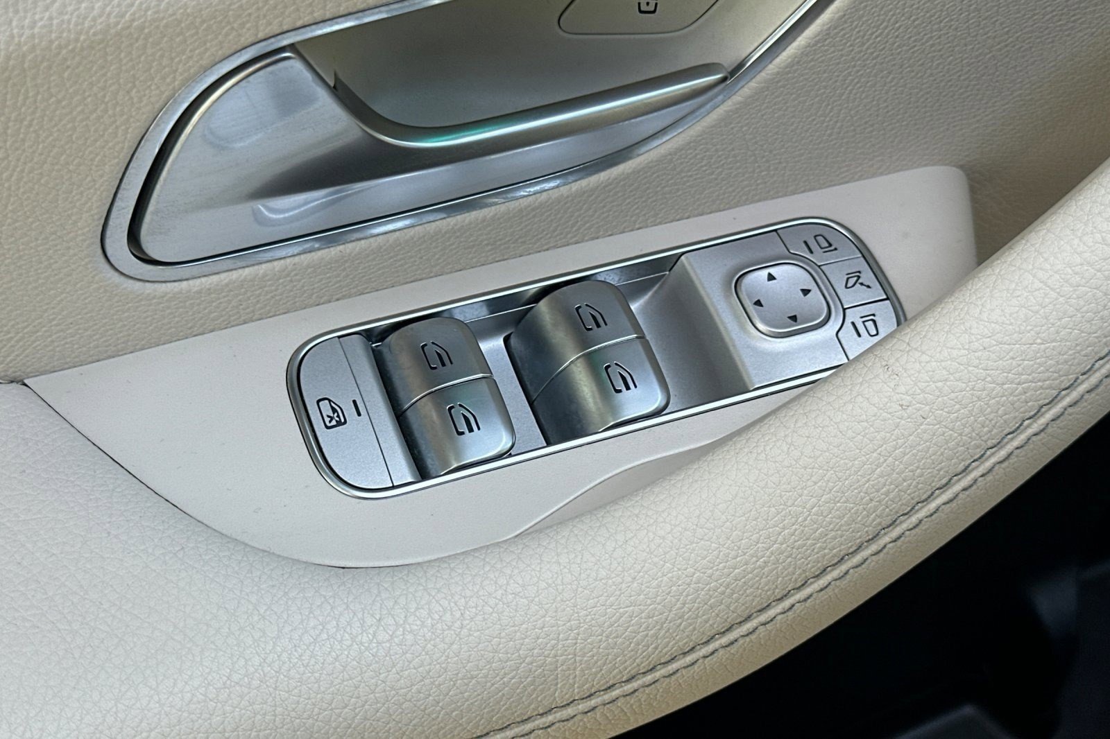 Certified 2022 Mercedes-Benz GLE 350 4MATIC image 13