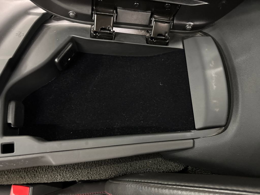 Used 2018 Chevrolet Corvette Stingray Convertible image 26