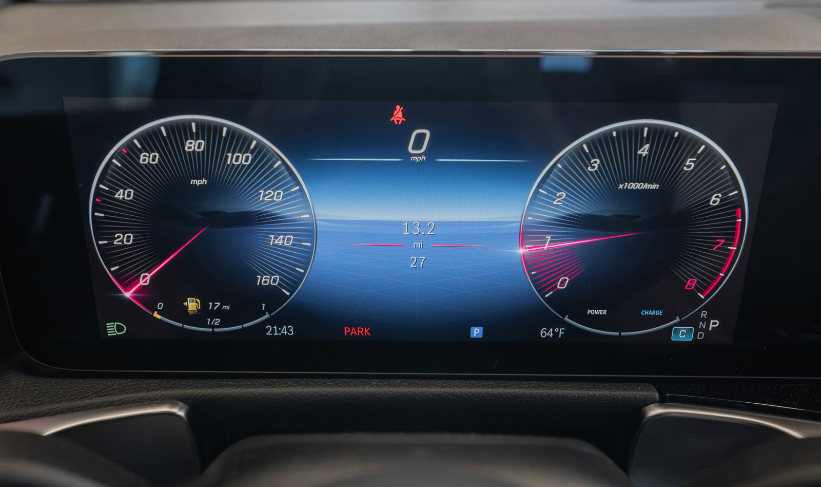 Used 2025 Mercedes-Benz GLB 250 4MATIC image 10