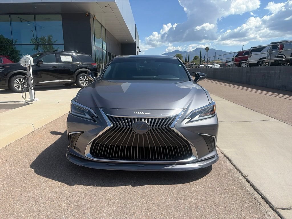 Used 2019 Lexus ES 300h w/ Premium Package FWD image 2