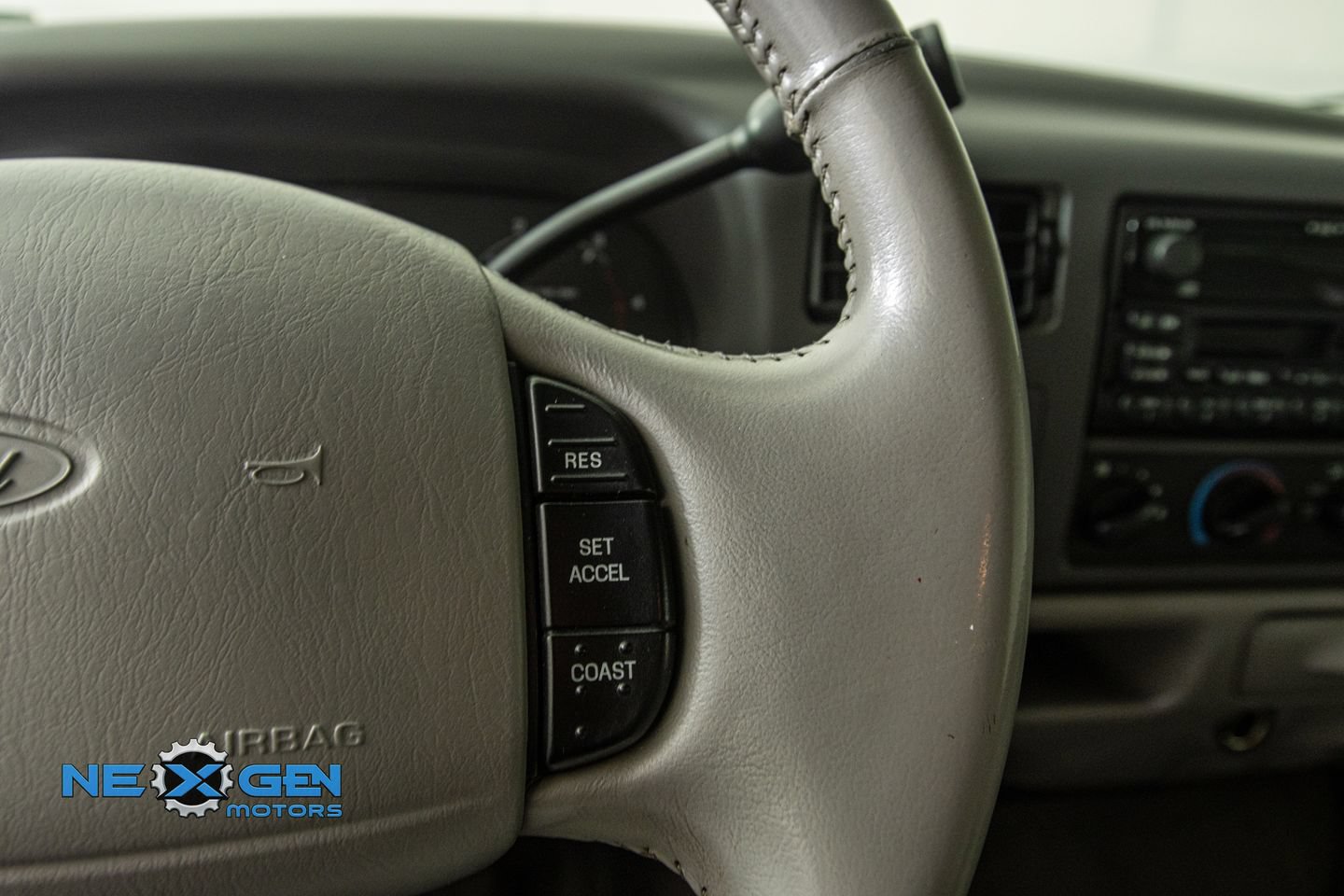 Used 2001 Ford F350 Lariat AWD/4WD image 16