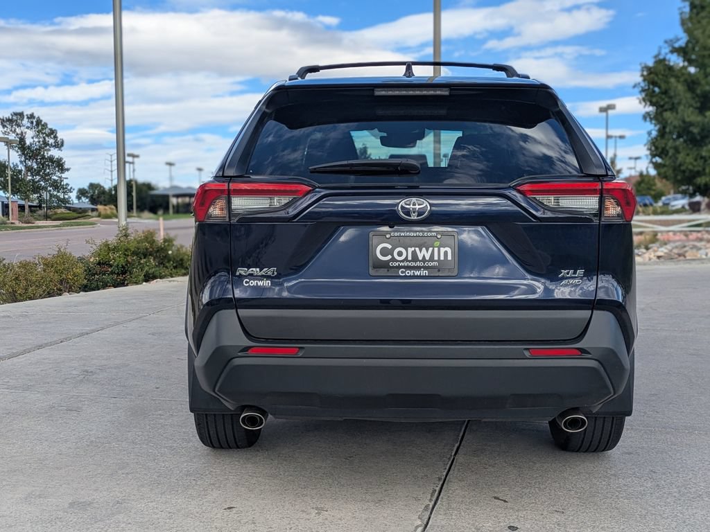 Used 2022 Toyota RAV4 XLE Premium AWD/4WD image 8